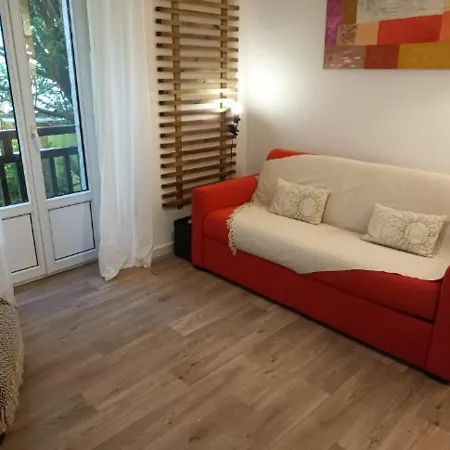T2 Renove, Centre-ville Hendaye, Proche Baie, Sans Ascenseur, Balcon, Calme, Wifi Non Inclus - Fr-1-239-850