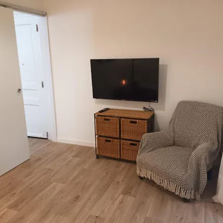 T2 Renove, Centre-ville Hendaye, Proche Baie, Sans Ascenseur, Balcon, Calme, Wifi Non Inclus - Fr-1-239-850 *