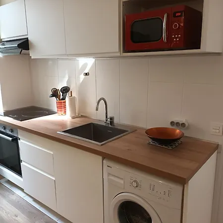 T2 Renove, Centre-ville Hendaye, Proche Baie, Sans Ascenseur, Balcon, Calme, Wifi Non Inclus - Fr-1-239-850 Hendaye