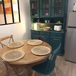 Apartmán T2 Renove, Centre-ville Hendaye, Proche Baie, Sans Ascenseur, Balcon, Calme, Wifi Non Inclus - Fr-1-239-850 *