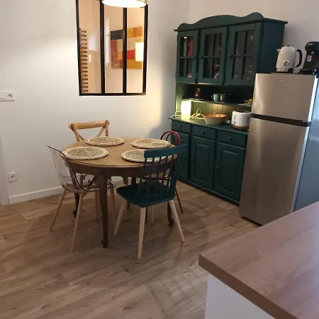 T2 Renove, Centre-ville Hendaye, Proche Baie, Sans Ascenseur, Balcon, Calme, Wifi Non Inclus - Fr-1-239-850 Apartament